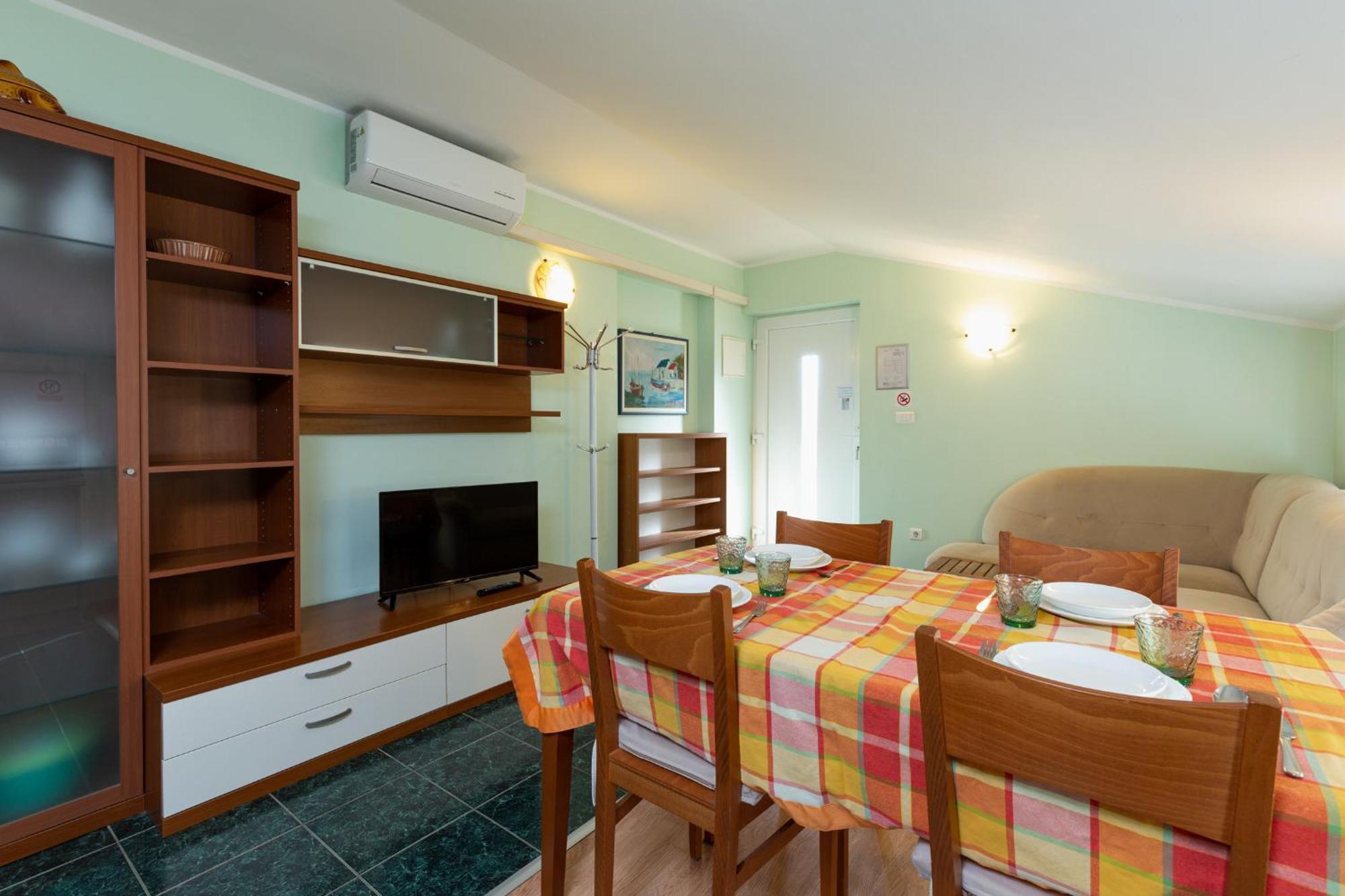 Apartments And Rooms Vila Irma Opatija Room photo