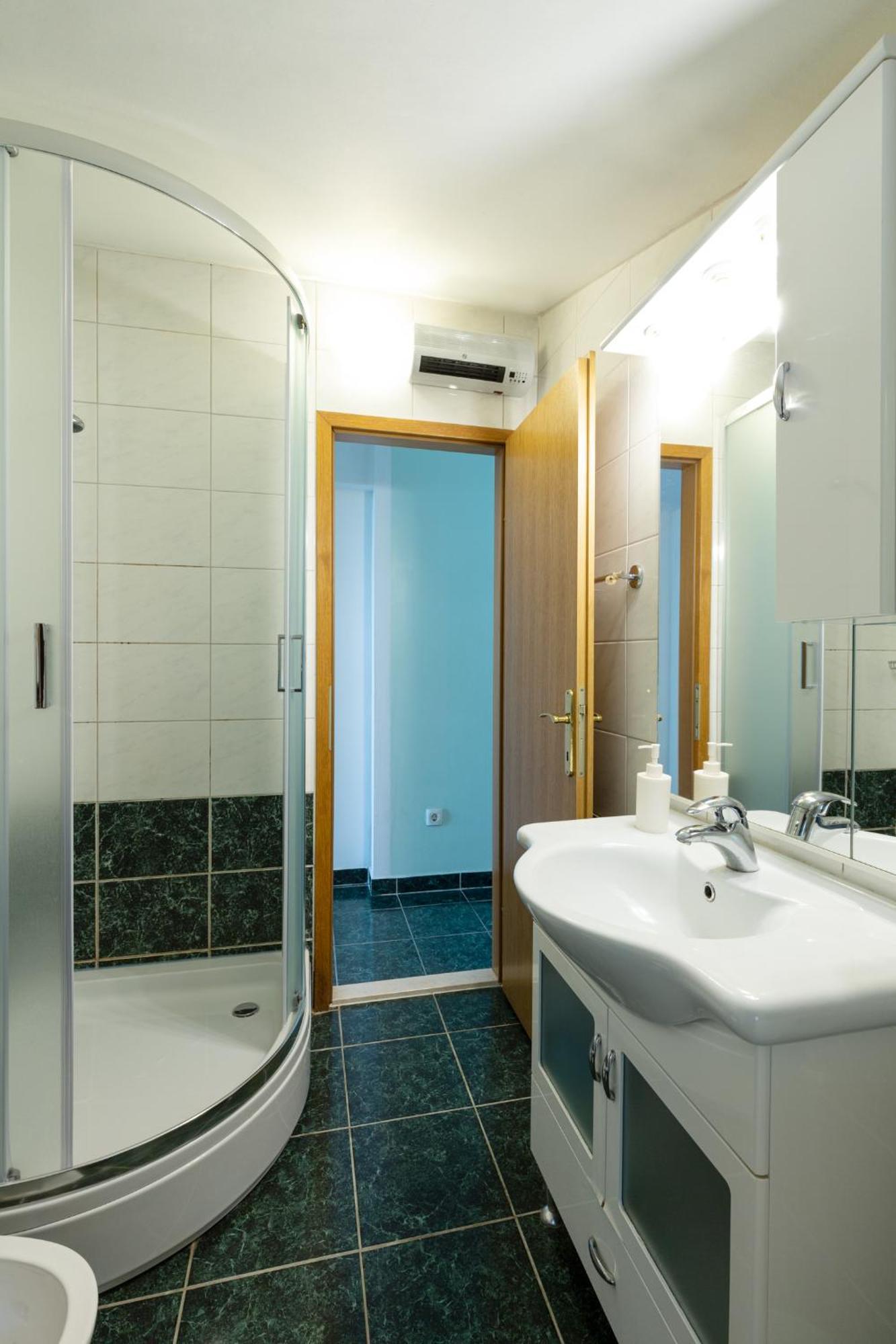 Apartments And Rooms Vila Irma Opatija Room photo