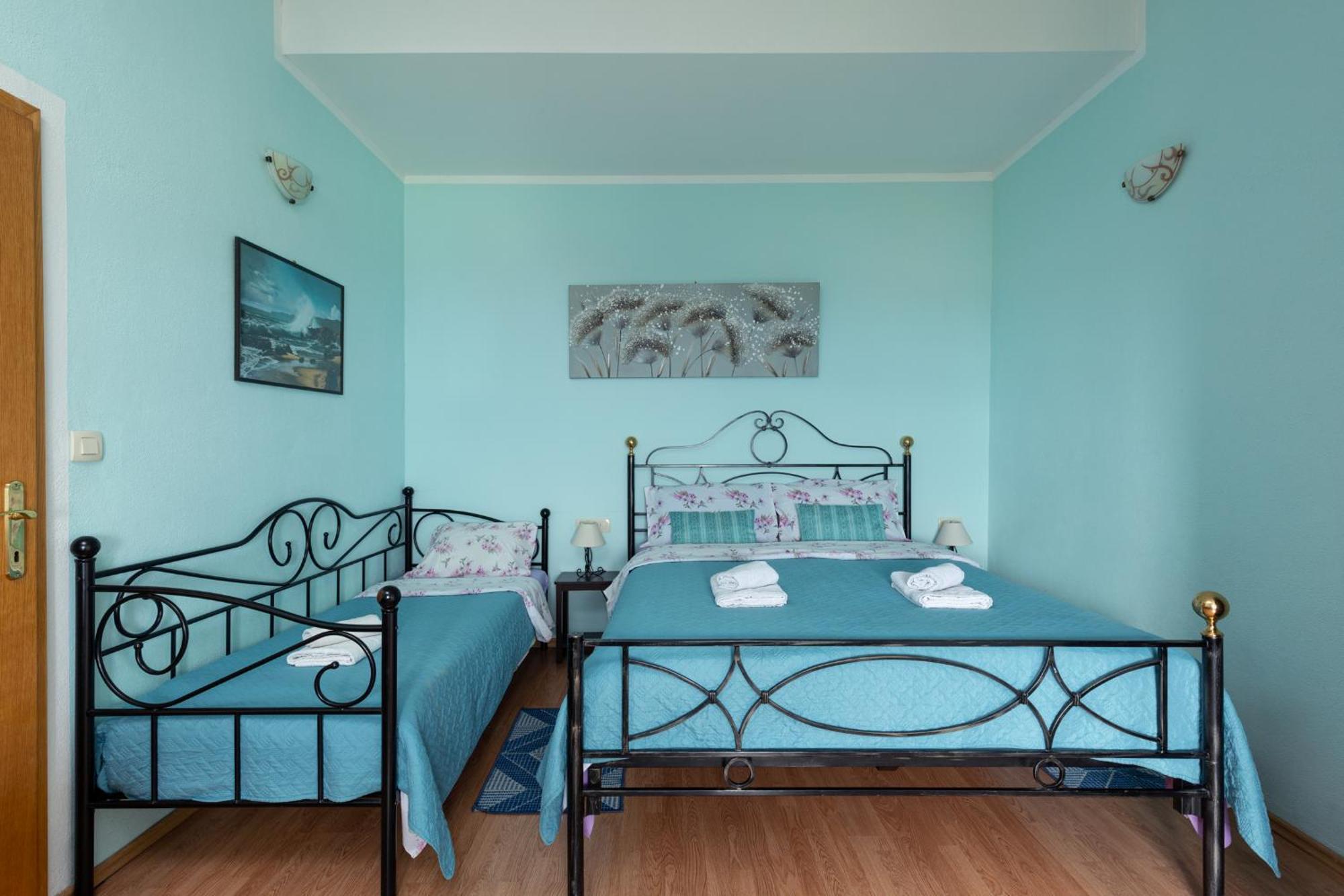Apartments And Rooms Vila Irma Opatija Room photo